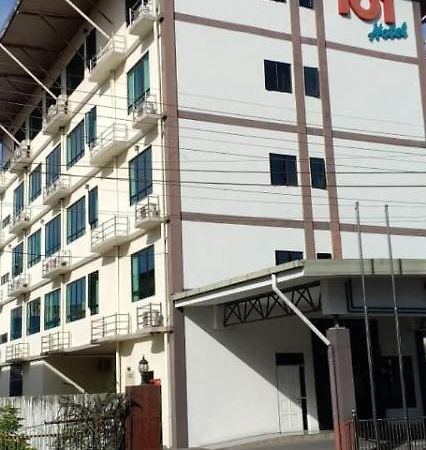 101 Hotel Miri Exterior photo