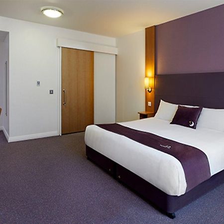 Premier Inn Liverpool John Lennon Airport Speke Exterior photo