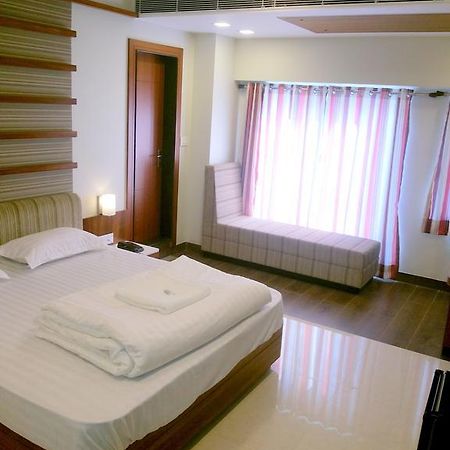 Hotel Sangat Plaza Bhopal Room photo