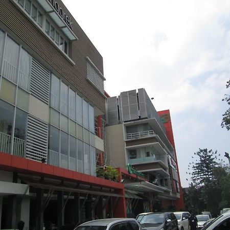 Anggrek Shopping Hotel Bandung Exterior photo