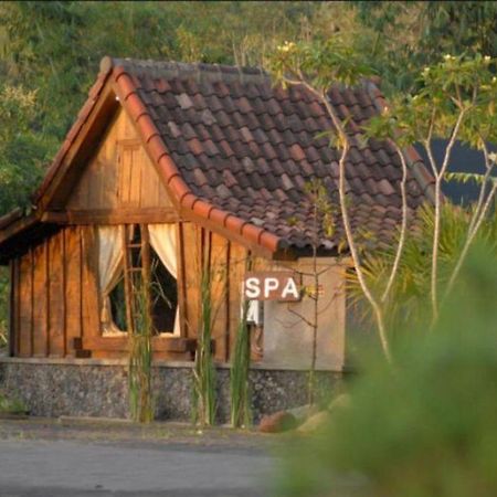 Kampung Lumbung Boutique Hotel Malang Exterior photo