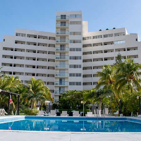 Hotel Calypso Cancun Exterior photo