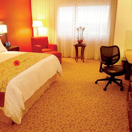 Aguascalientes Marriott Hotel Room photo