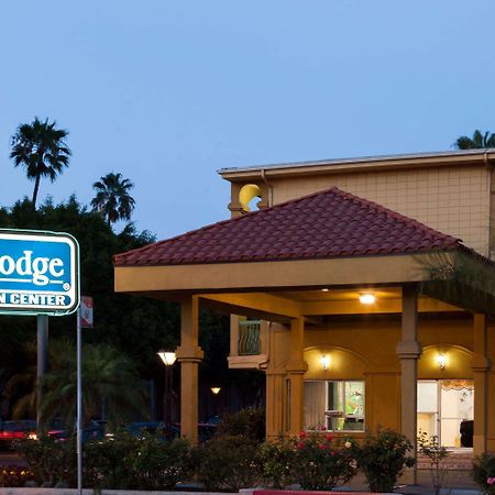 Travelodge By Wyndham Long Beach Convention Center Exterior photo