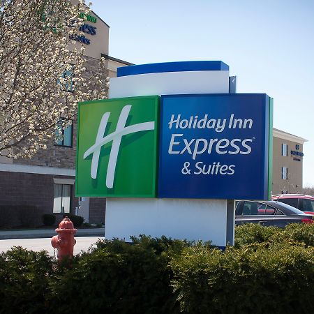 Holiday Inn Express & Suites Youngstown West I 80, An Ihg Hotel Austintown Exterior photo