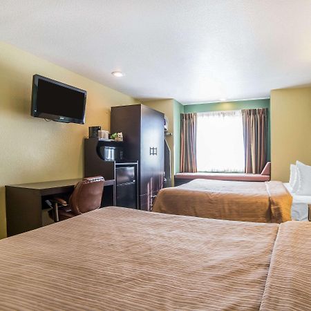 Quality Inn & Suites Elko Exterior photo