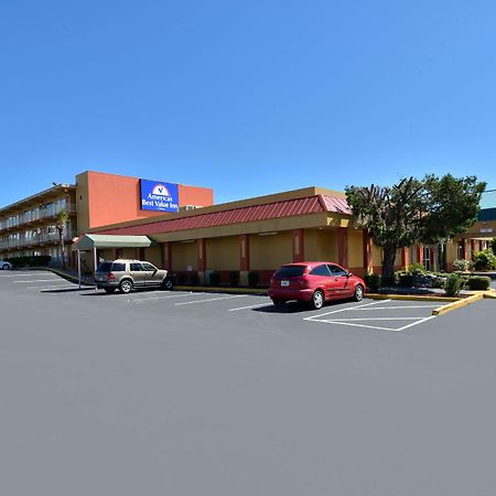Americas Best Value Inn Cocoa/Port Canaveral Exterior photo