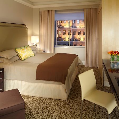 Omni Berkshire Place New York Room photo