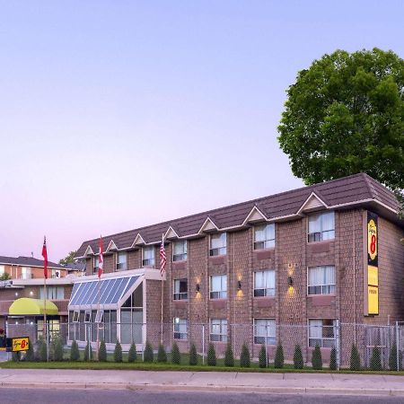 Super 8 By Wyndham Toronto East On Hotel Exterior photo