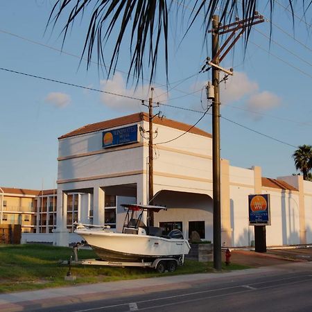 Windwater Hotel And Marina South Padre Island Exterior photo