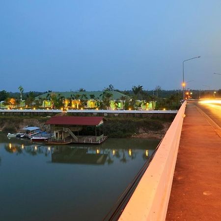 Ingmoon Riverside Resort And Spa Ubon Ratchathani Exterior photo