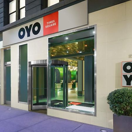 Oyo Times Square Hotel New York Exterior photo