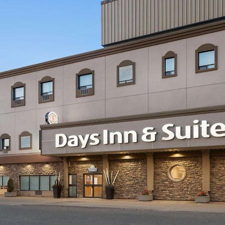 Days Inn & Suites By Wyndham Sault Ste. Marie On Exterior photo