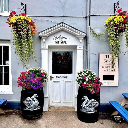 Swan Hotel By Greene King Inns Thaxted Exterior photo