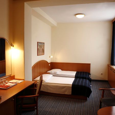 Benczur Hotel Budapest Room photo