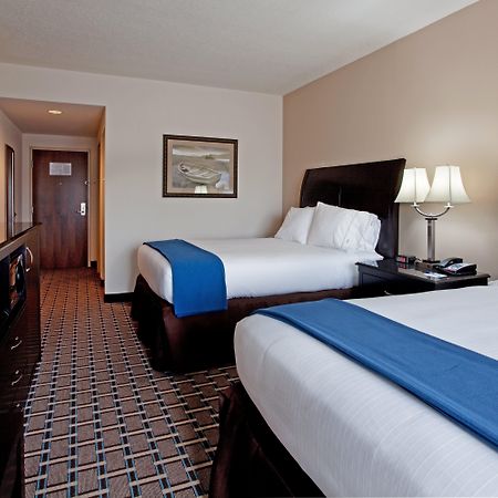 Holiday Inn Express Hotel & Suites Hope Mills-Fayetteville Airport, An Ihg Hotel Room photo