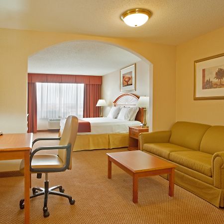 Holiday Inn Express Hotel & Suites Logansport, An Ihg Hotel Exterior photo