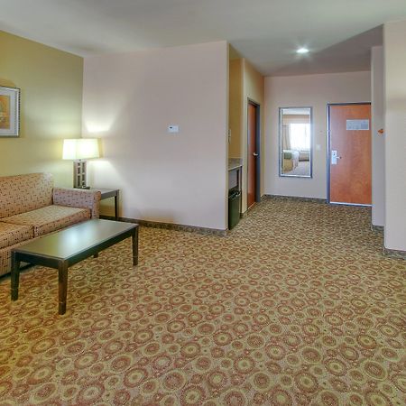Holiday Inn Express & Suites Pecos, An Ihg Hotel Room photo
