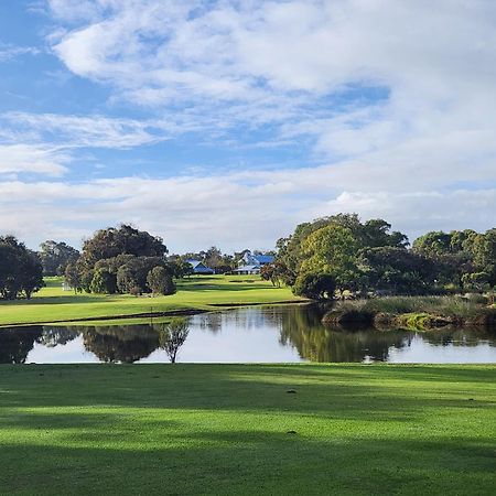 Mercure Bunbury Sanctuary Golf Resort Exterior photo