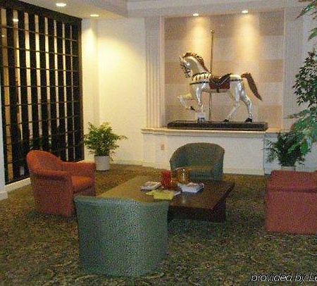 Clarion Hotel Deland Interior photo