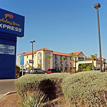 Holiday Inn Express Calexico, An Ihg Hotel Exterior photo