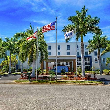 Hampton Inn & Suites Sarasota / Bradenton - Airport Exterior photo