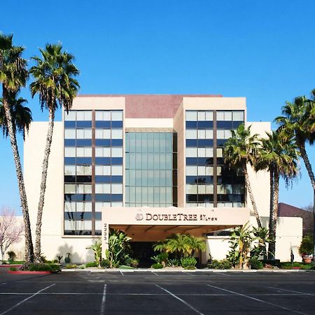 Doubletree By Hilton Fresno Convention Center Hotel Exterior photo