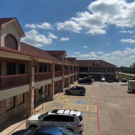 Super 8 By Wyndham Stafford Sugarland Area Hotel Exterior photo