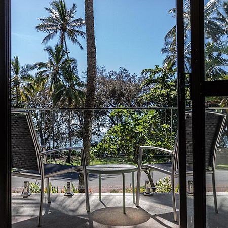 Beachfront Terraces With Onsite Reception & Check In Port Douglas Exterior photo