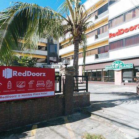Reddoorz Plus At Holiday Plaza Hotel Tuguegarao City Exterior photo
