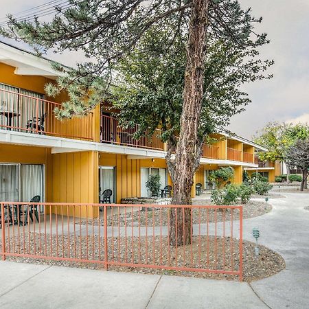 Econo Lodge Near Reno-Sparks Convention Center Exterior photo