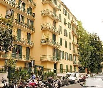 Lucky House Hotel Rome Exterior photo