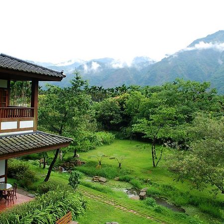 Old Five Guesthouse Lugu Exterior photo