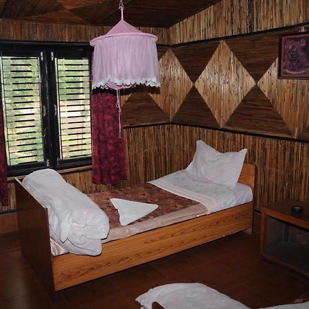 Chitwan Tiger Camp Resort Sauraha Exterior photo