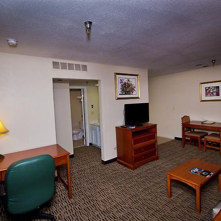 Suburban Extended Stay Hotel Omaha Room photo