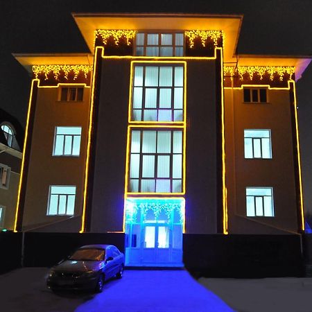 Voskhod Hotel Kyiv Exterior photo