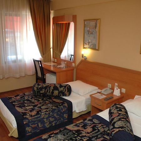 Hotel Santa Pera Istanbul Room photo