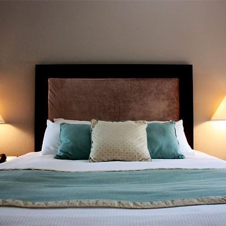The Alexander Hotel - Cayman Brac Room photo