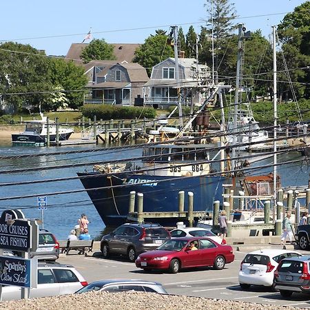 Hyannis Holiday Motel Exterior photo