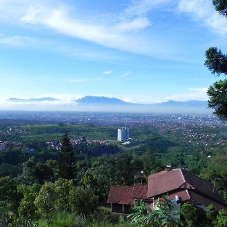 Le Vallon Bandung Hotel Exterior photo