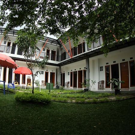 Harmony Guest House Bandung Exterior photo