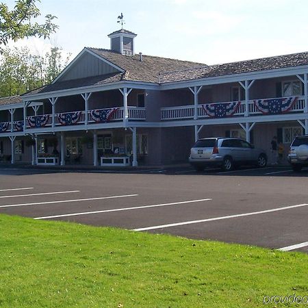 Webbs Year Round Resort Chautauqua Exterior photo