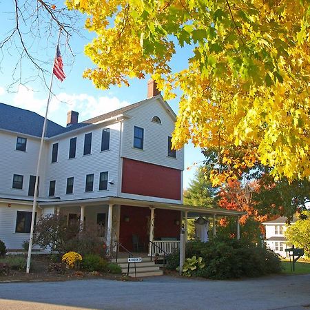 Woodbound Inn Rindge Exterior photo