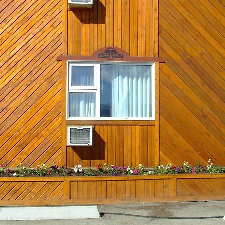 The Yukon Inn Whitehorse Exterior photo