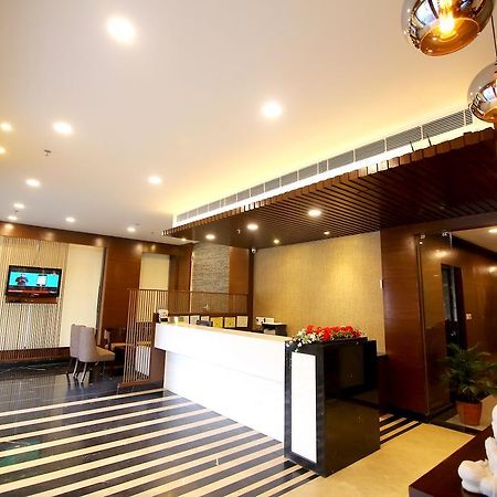 Chirag Residency Hotel New Delhi Exterior photo