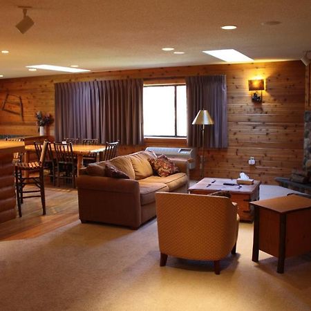 The Lodge At Crooked Lake Siren Room photo
