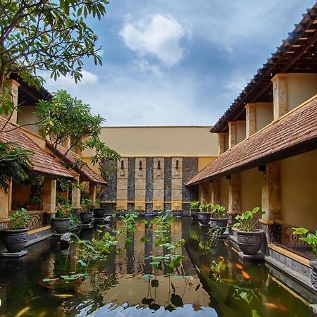 Lotus Garden Hotel Kediri  Exterior photo