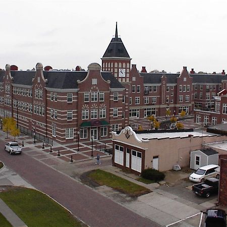 Royal Amsterdam Hotel Pella Exterior photo