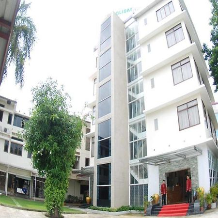 Holiday Hotel Yangon Exterior photo