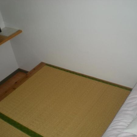 Ken Hostel Okinawa Room photo